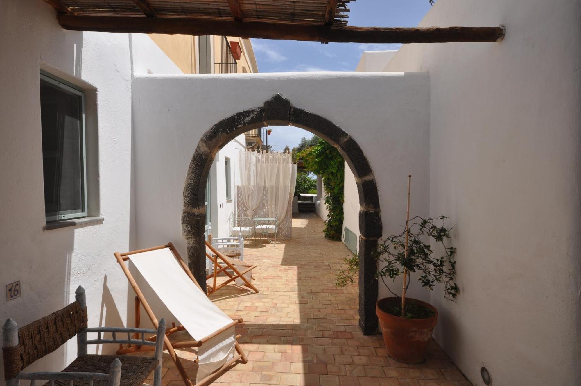 La Salina Hotel Borgo Di Mare Лингуа Экстерьер фото